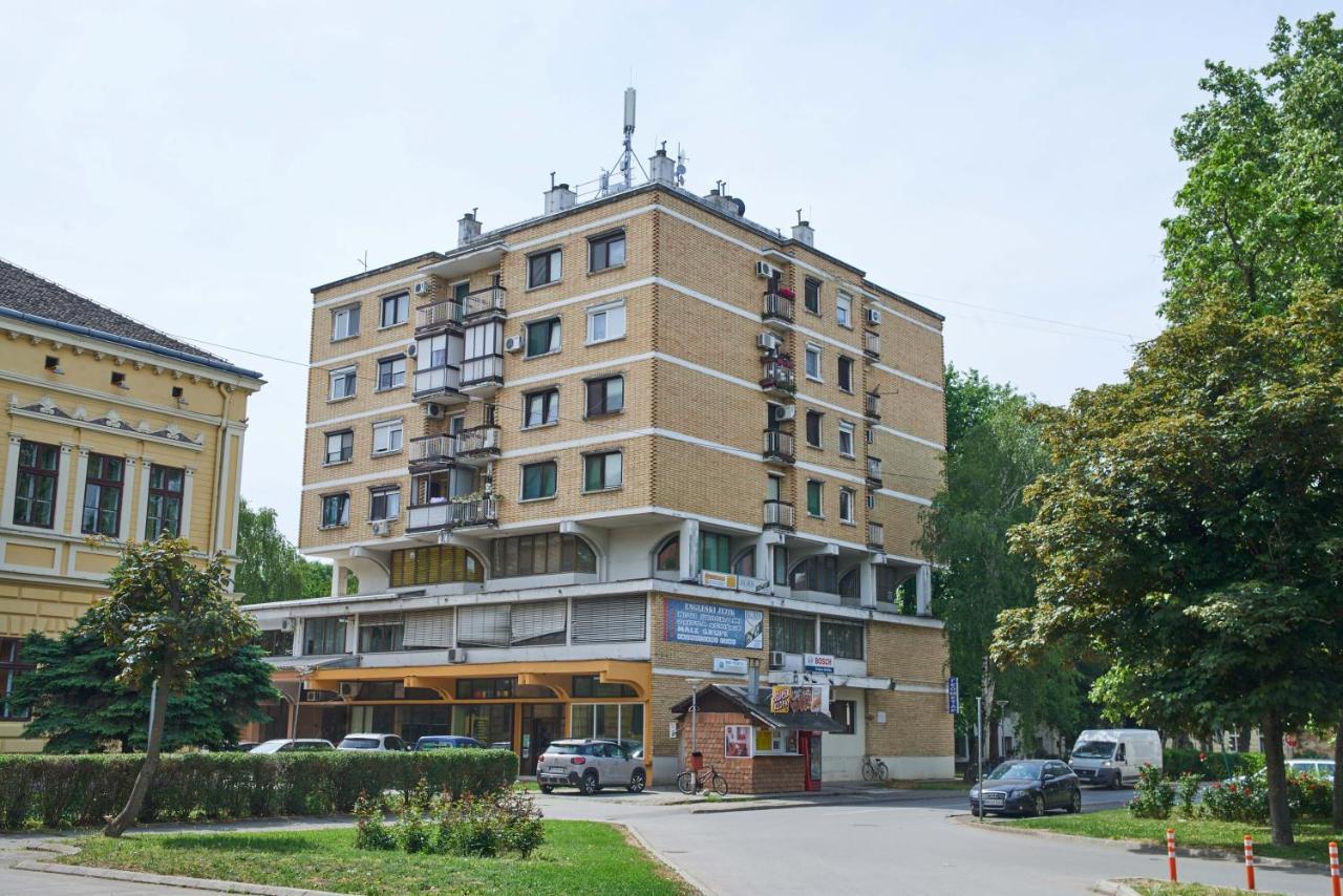 Apartman Ana Bečej Zewnętrze zdjęcie